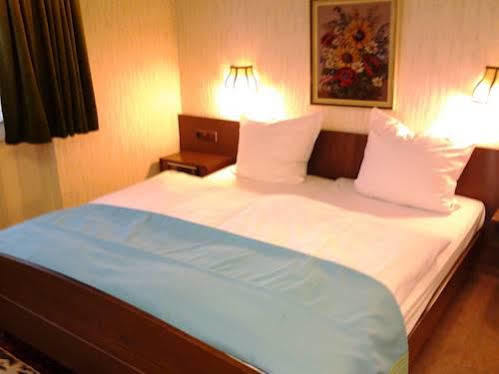 S&L Hotel Neuss Kültér fotó